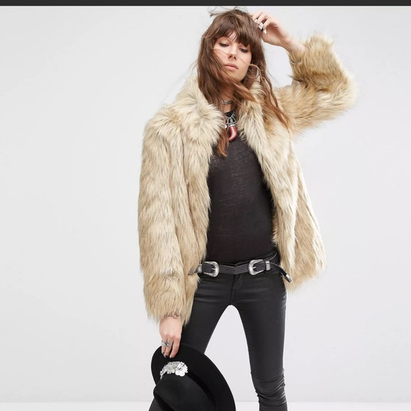 NWT Blonde Faux Fur Coat💕 - Picture 3 of 11